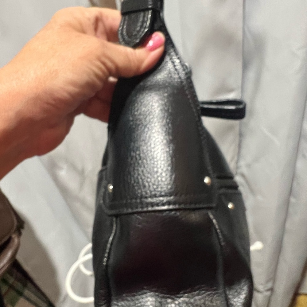 Stone & Co. Black Leather Shoulder Bag with Signature Design - Picture 13 of 13